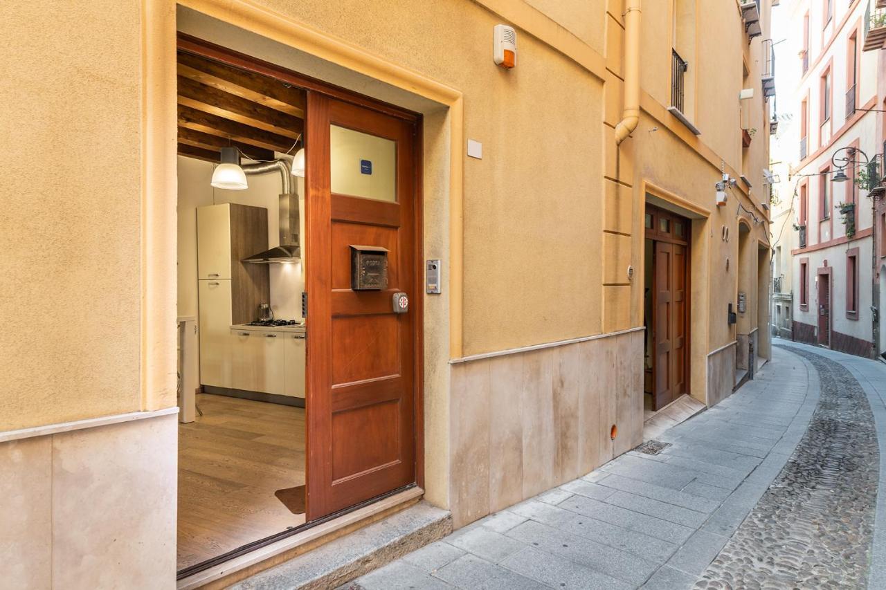Suite Martini Al Castello Кальяри Экстерьер фото