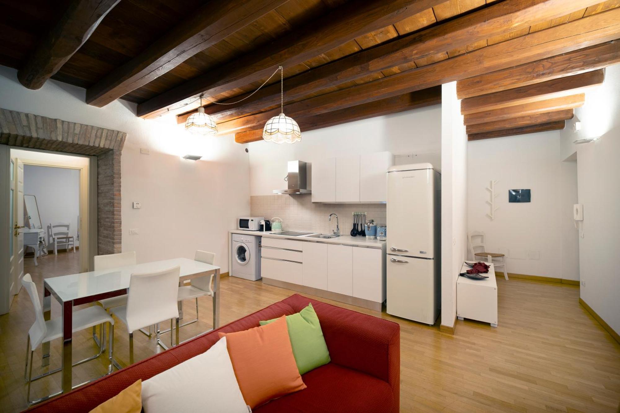 Suite Martini Al Castello Кальяри Экстерьер фото