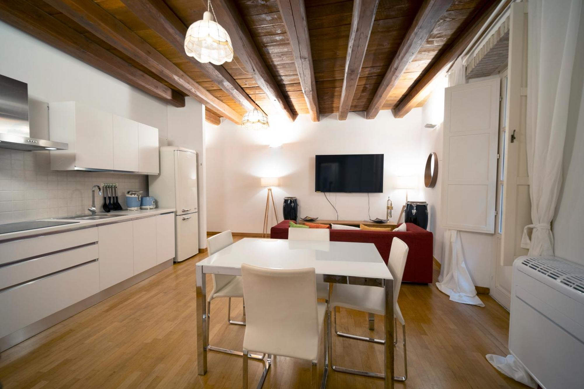 Suite Martini Al Castello Кальяри Экстерьер фото