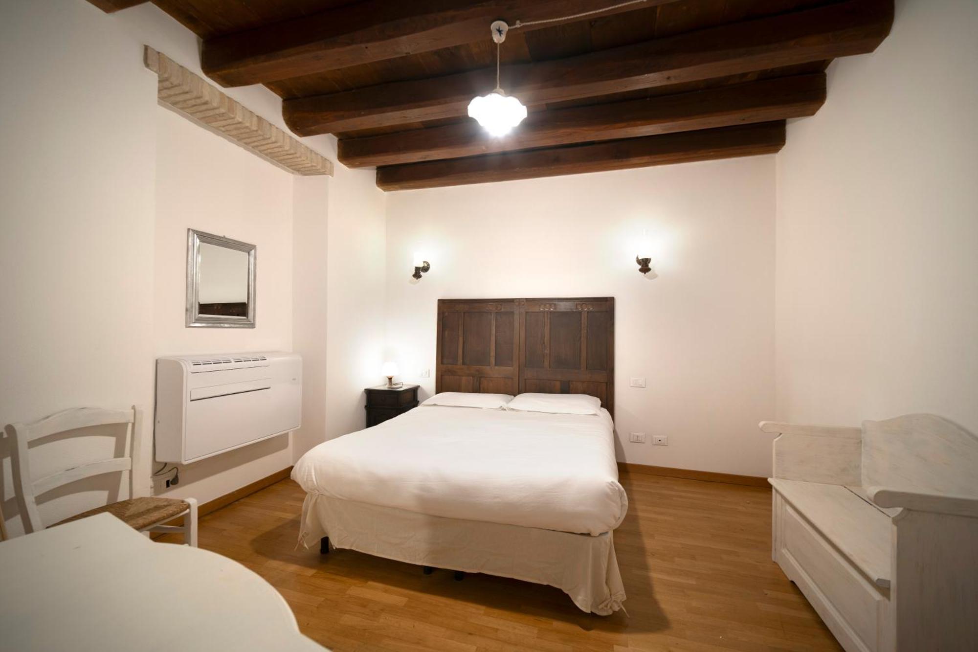 Suite Martini Al Castello Кальяри Экстерьер фото