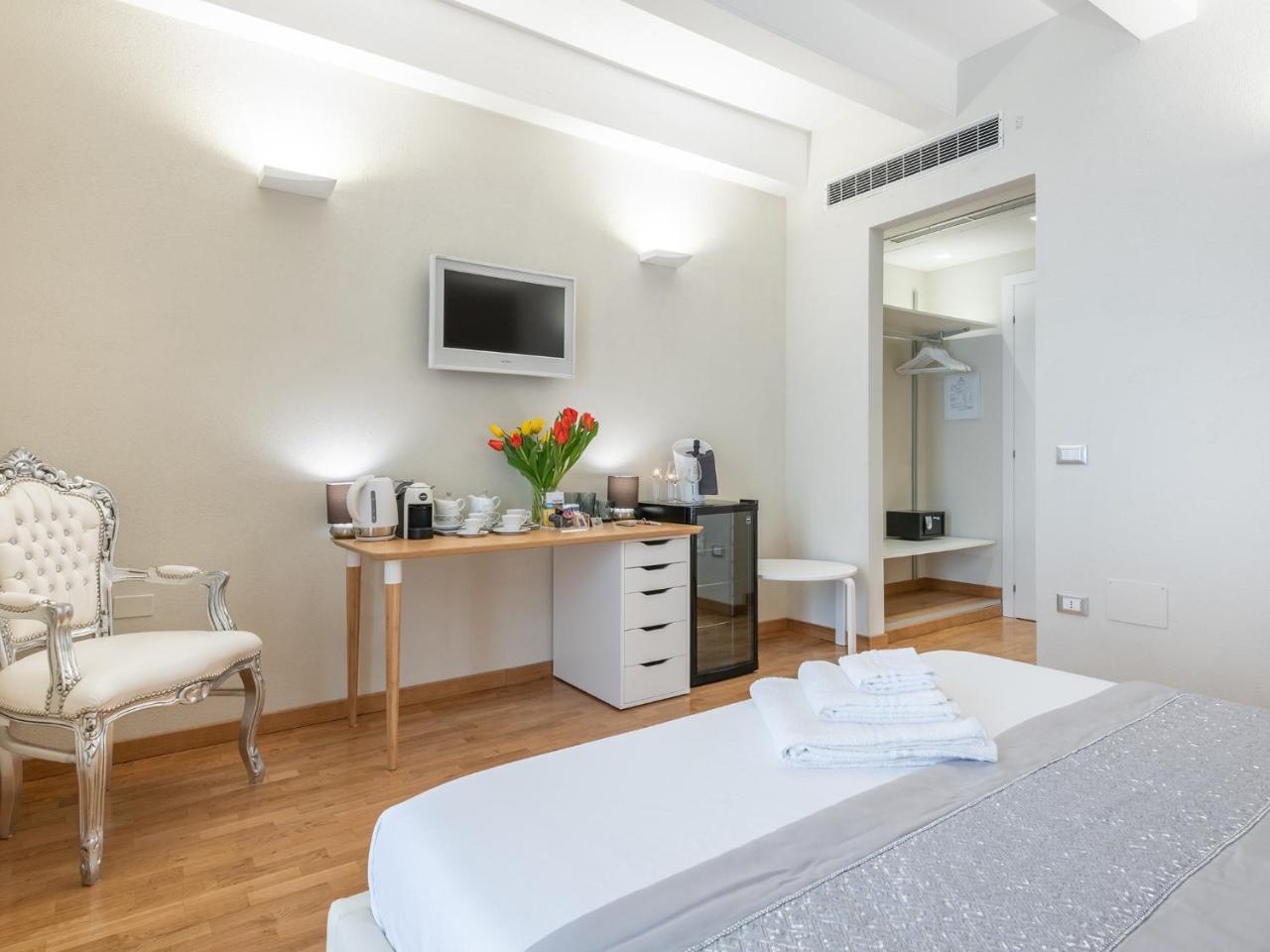 Suite Martini Al Castello Кальяри Экстерьер фото